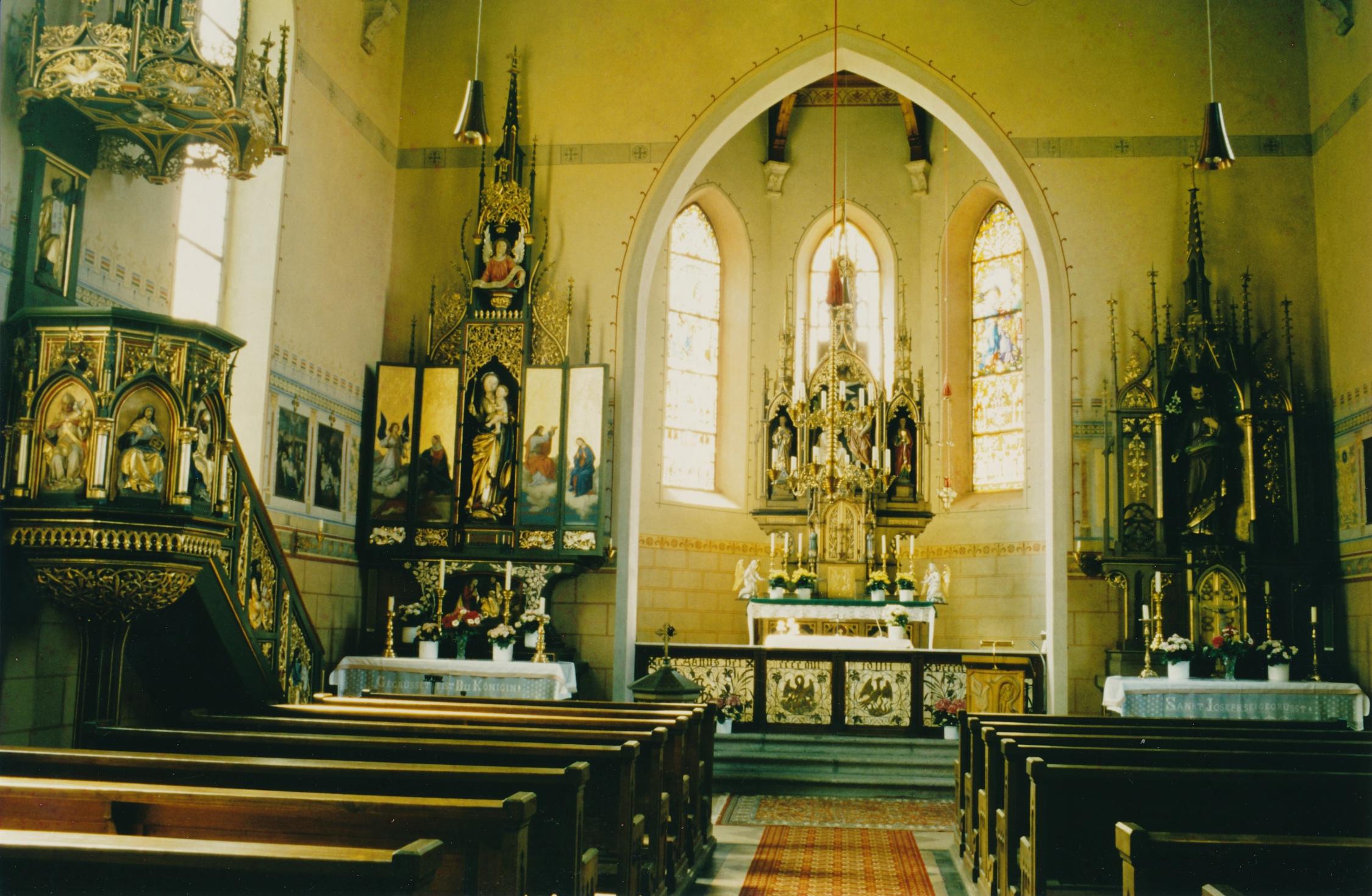 Katholische Kirche Johannes der Täufer in Hüttenheim